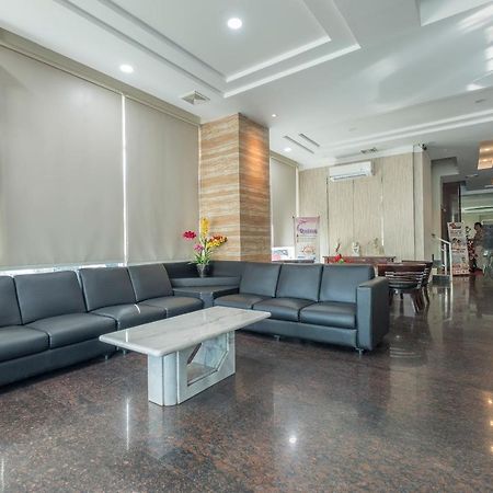 Oyo 1114 Hotel Denpasar Makassar Dış mekan fotoğraf